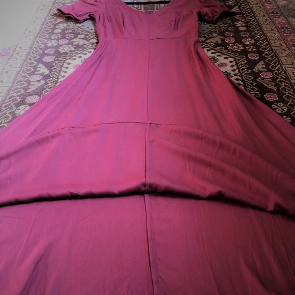 Beautiful Smocked-Back V-Neck Fit & Flare Dress - Size XS - Picture 8 of 16